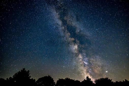 目では見えない夜空の星々を観測！ジェイムズ・ウェッブ宇宙望遠鏡！